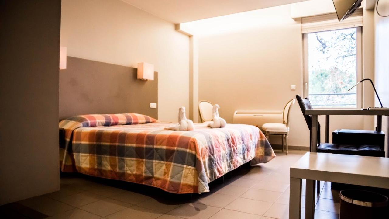Hotel Du Canal Castelnaudary Zimmer foto