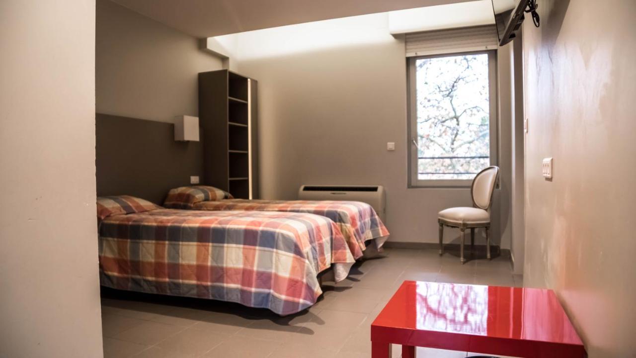 Hotel Du Canal Castelnaudary Zimmer foto